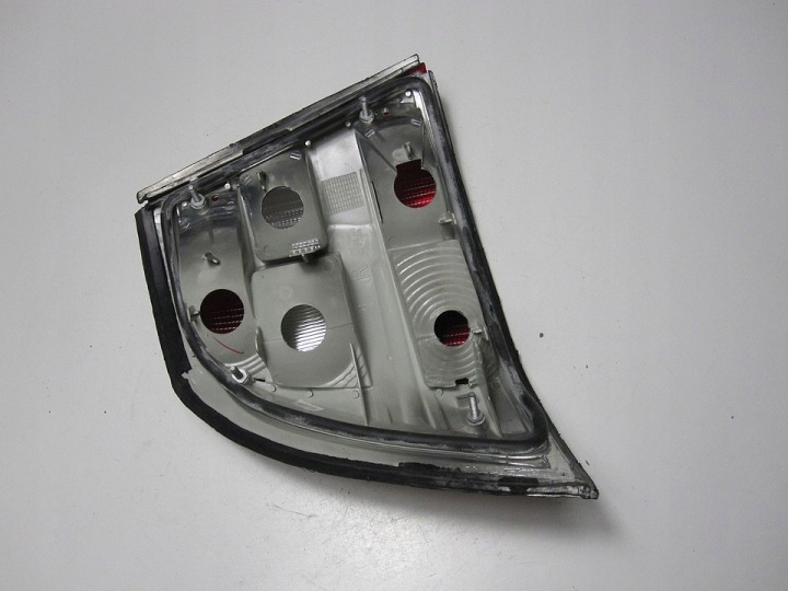 PHARE ARRIÈRE DROITE OPEL VECTRA B RESTYLAGE BERLINE (76)