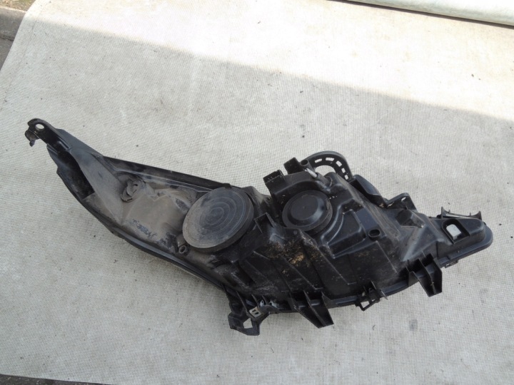 PROJECTEUR PHARE AVANT DEPO EUROPE PEUGEOT 207 06-09R