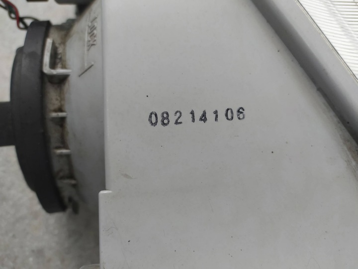 MAZDA 323 F 323F 98-02R GAUCHE PHARE AVANT PROJECTEUR