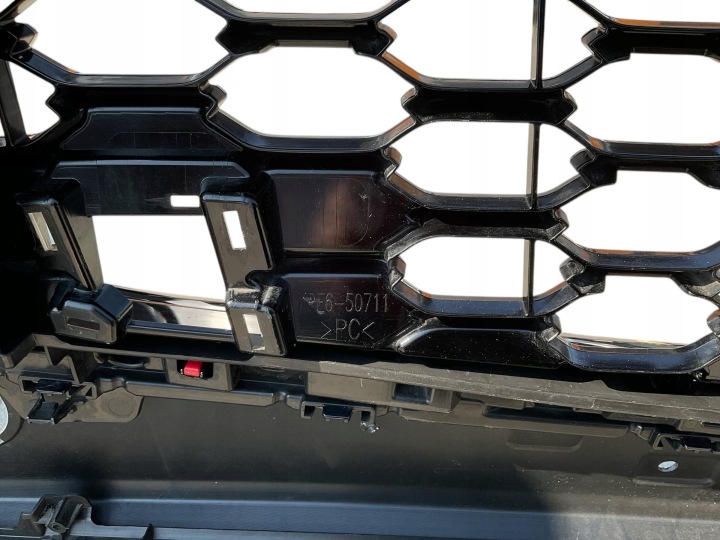 PARE-CHOCS CALANDRE GRILLE GRILLE MAZDA CX-60 471.
