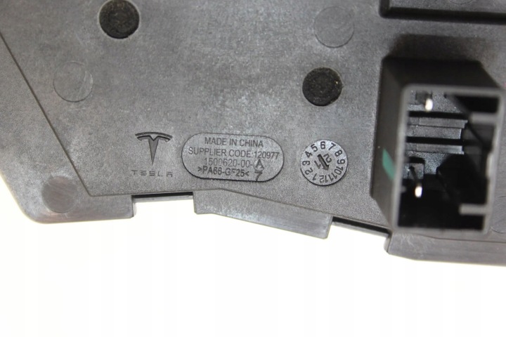 TESLA MODÈLE 3 2022 MODULE COMMANDE AKUMULATOREM ELEKTRYCZNYM P108933402K