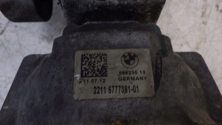 POIGNÉE COUSSIN MOTEUR GAUCHE BMW 5 F10 F11 3.0 D 6777381 6781227