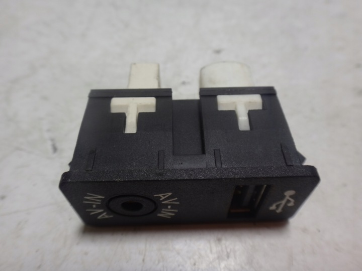 RACCORD PRISE USB AV MINI R55 R56 R57 R58 R59 R60 R61