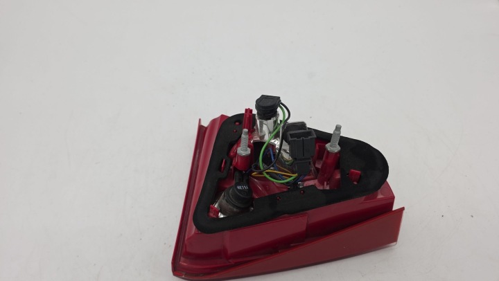 AUDI OE 8T0 945 094A PHARE COUVERCLES DE COFFRE