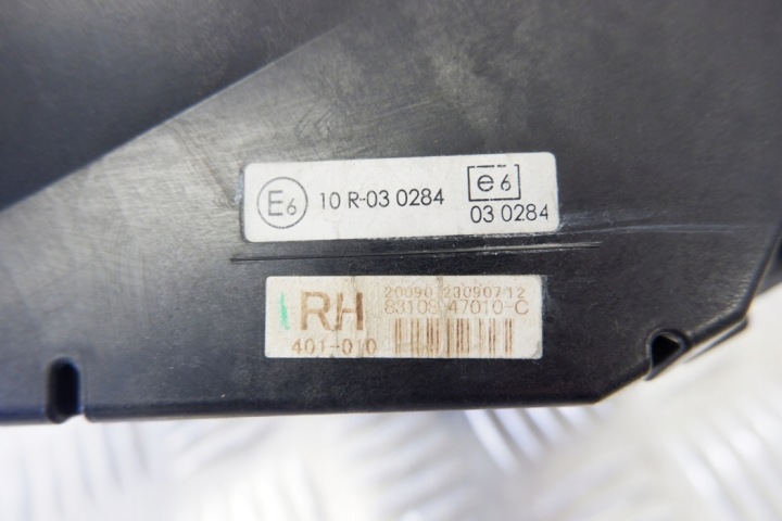 MONITEUR HEAD-UP TOYOTA PRIUS (_W3_) 8310847010 1.8L HYBRID 100KW 2010