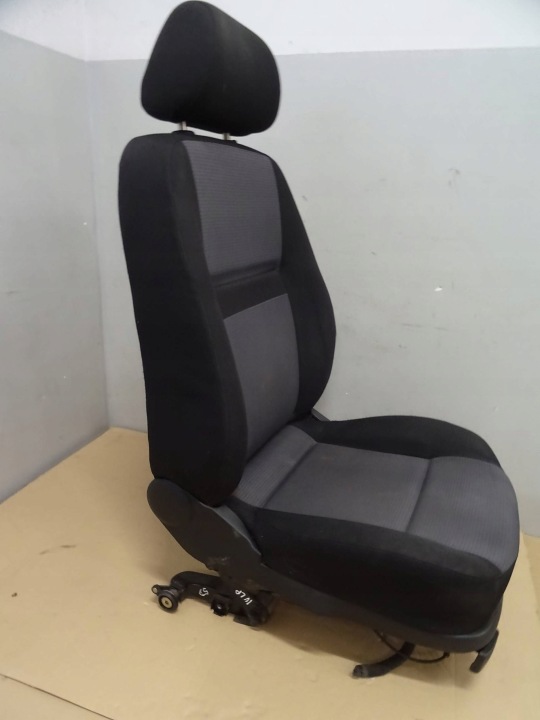 SIÈGE GAUCHE AVANT VW GOLF IV 5D HAYON NR141