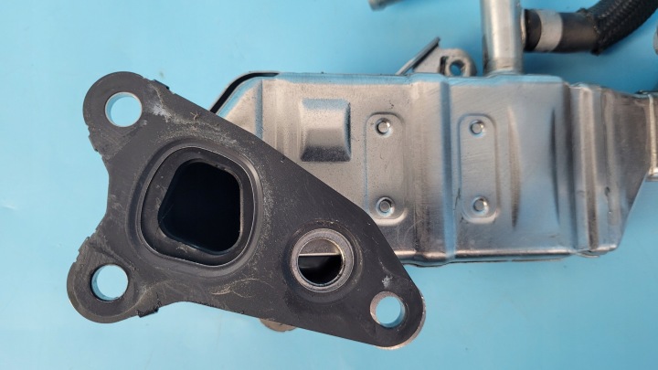 TOYOTA RAV4 V 19R RADIATEUR 25680-24010 VANNE EGR 25620-24050