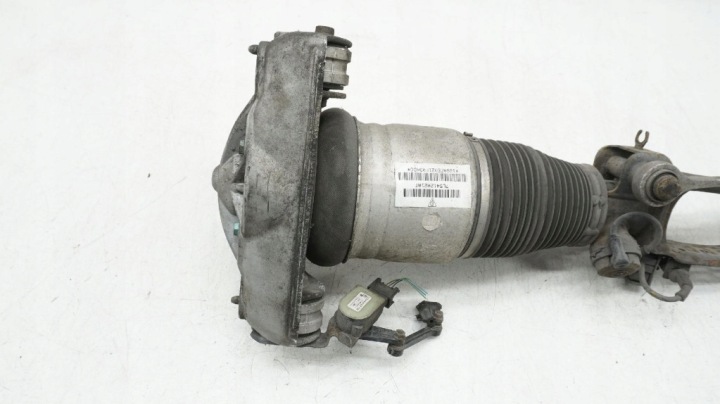 AMORTISSEUR PNEUMATIQUE GAUCHE AVANT PORSCHE CAYENNE I 7L 7L5412021AT