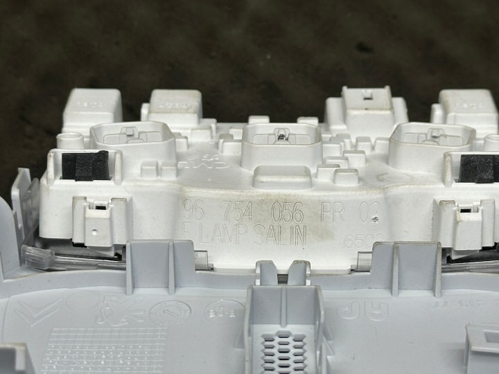 9674441377 AMPOULE ÉCLAIRAGE PLAFONNIERS PEUGEOT