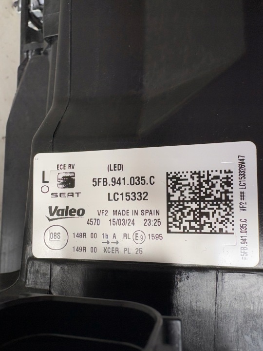 SEAT LEON IV CUPRA ANNÉE 2024- PHARE AVANT GAUCHE COMPLET LED 5FB941035C