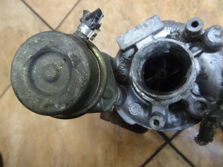 VW SEAT 1.9 TURBOCOMPRESSEUR 038145701F