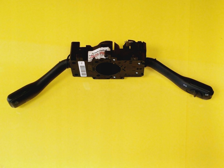 MANETTE COMMUTATEUR COMPOSITE VOLKSWAGEN NOUVEAU BEETLE 4B0953503E NR572