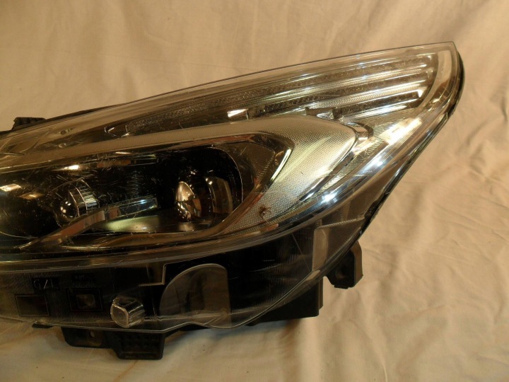 PROJECTEUR AVANT CÔTÉ GAUCHE FORD S-MAX EM2B13W030EK