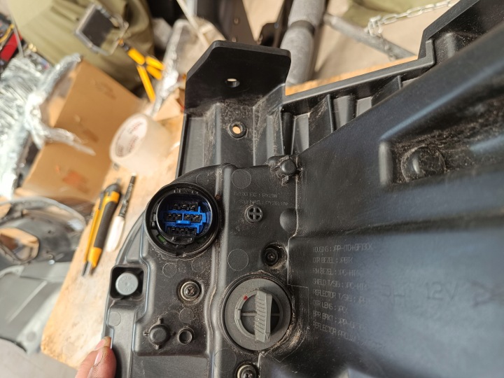 HYUNDAI KONA I LIFT PHARE AVANT DROITE LENTILLE