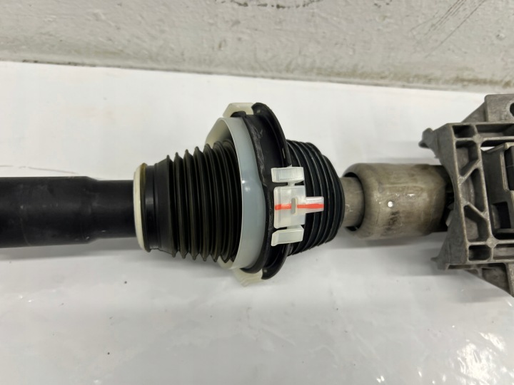 MERCEDES C-KLASA W205 COLONNE DIRECTION A2054608901