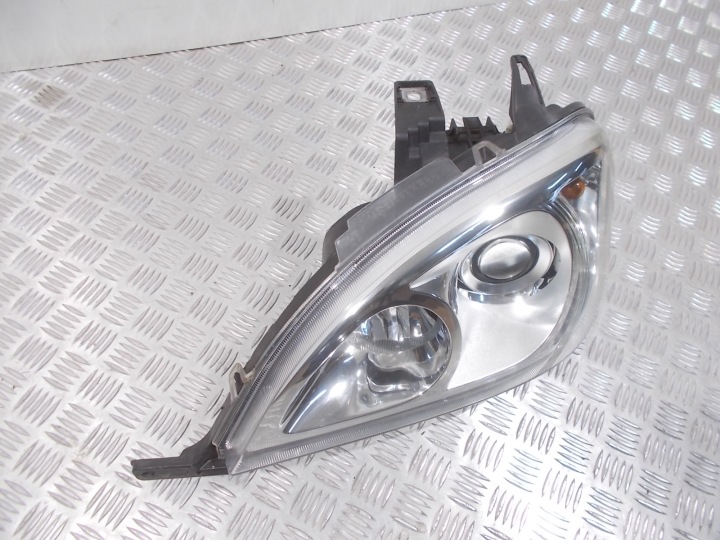 PHARE MERCEDES ML DANS 163 LIFT 02-05 XÉNON ORIGINAL EUROPE EN BON ÉTAT