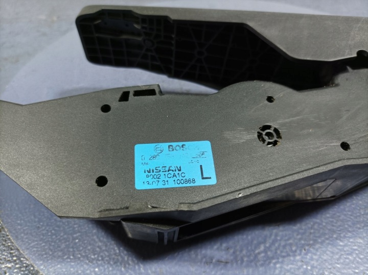 INFINITI FX II LIFT QX70 POTENTIOMÈTRE PÉDALE GAZ 18002-1CA1C