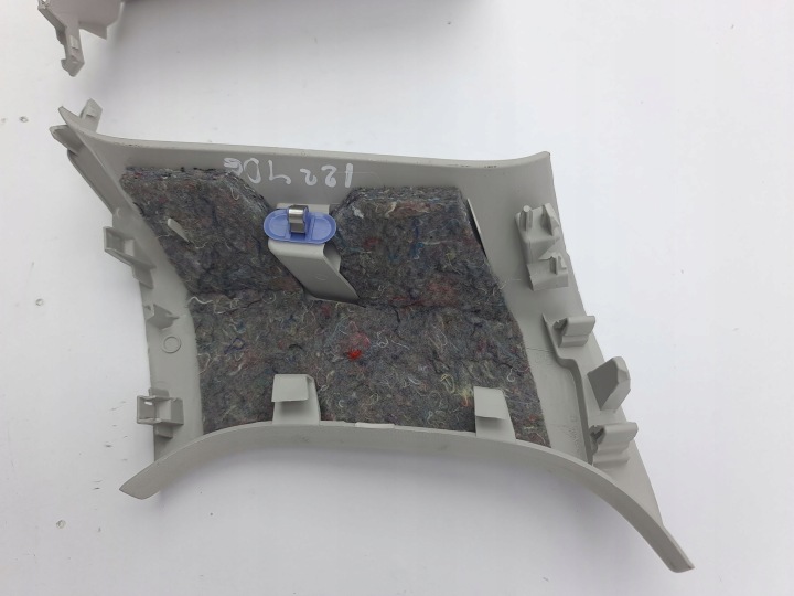 RENAULT MEGANE IV 2018 PROTECTION MONTANTS C 769374960R