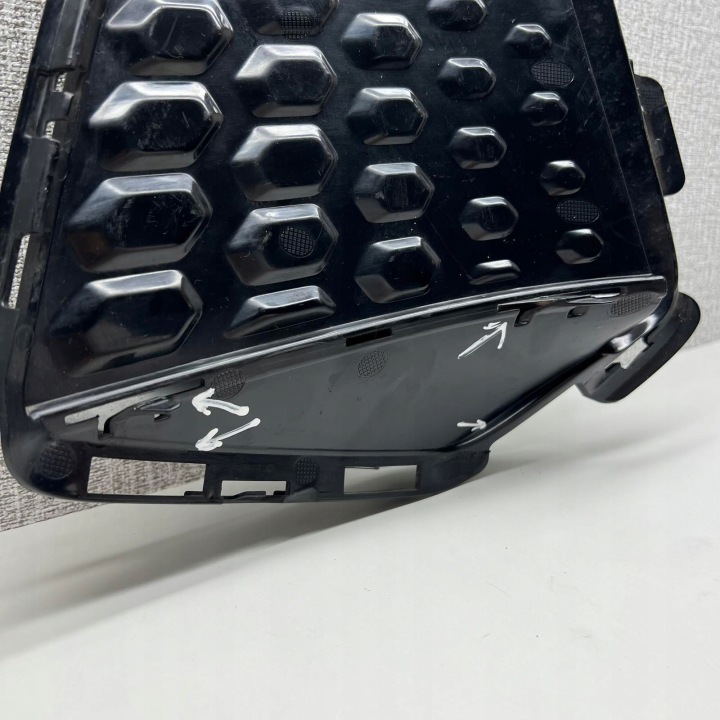 BMW2 U06 M-PAK ACTIVE TOURER 22- GRILLE PARE-CHOCS DROITE 8080214 8080928