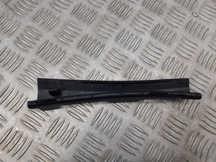 AUDI A5 8W6868204A AVANT CÔTÉ DROITE LATÉRAL ÉLÉMENT TABLEAU DE BORD INSTRUMENTATION