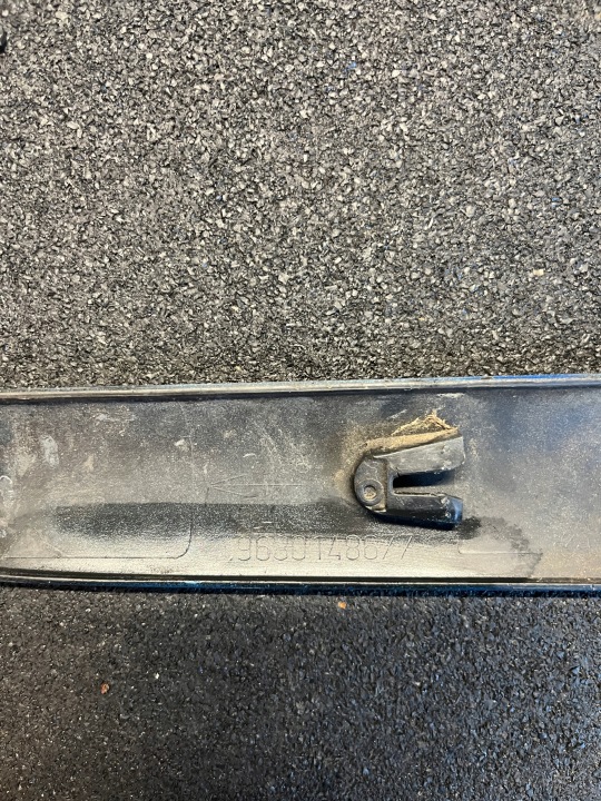 PEUGEOT 207 MOULURE GARDE-BOUE 3D 9680148677 KMUD