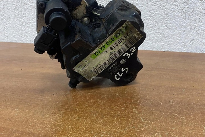POMPE CARBURANTS MERCEDES-BENZ CLS (C219) A6420104202 DIESEL 2006