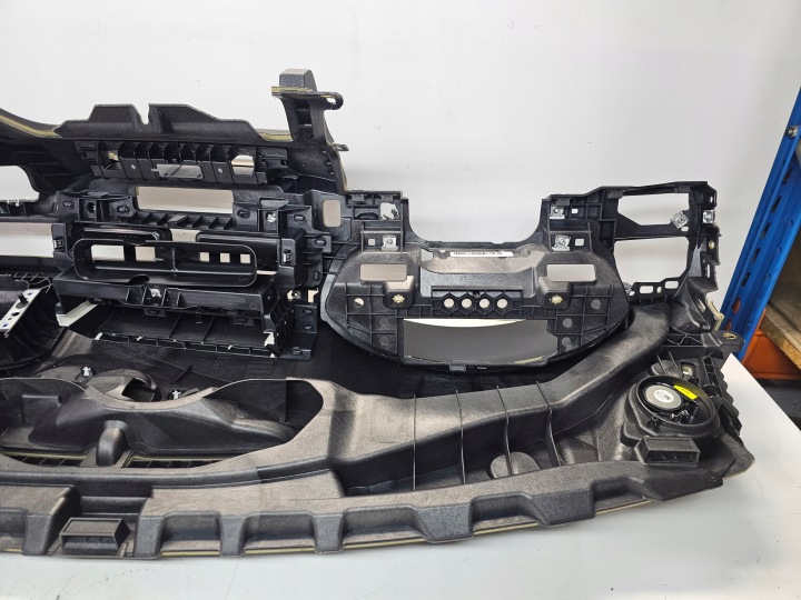 PLANCHE COCKPIT CONSOLE AUDI A4 B9 8W2857001F UK
