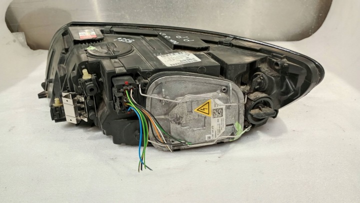 VOLVO V50 S40 LIFT 08-12 PROJECTEUR PHARE DROIT AVANT AVANT DROITE C509