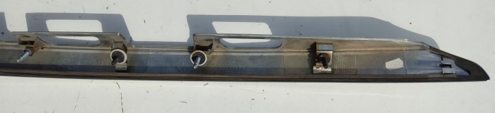 CACHE MOULURE CROM COUVERCLES DE COFFRE ARRIÈRE TOYOTA YARIS III 76801-0D192