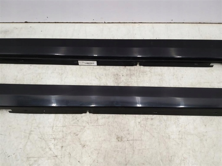BAGUETTES SEUIL DÉCORATIF ENSEMBLE BMW G30 G31 2017-2024 51777387337 NOIR