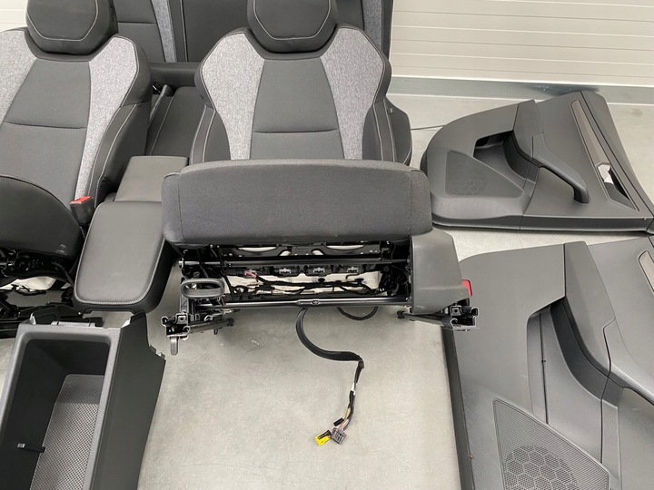 ASIENTOS SOFÁ INTERIOR SKODA KAROQ MAPAS TÚNEL 