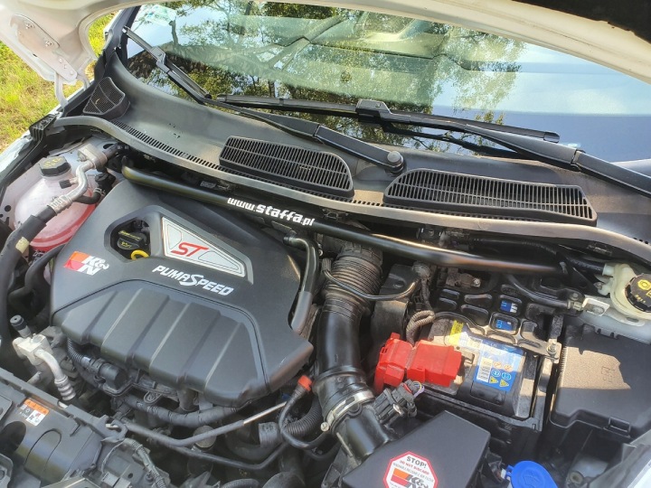 ENTRETOISE FORD FIESTA 7 RS ST AVANT SUPÉRIEURE WHITE