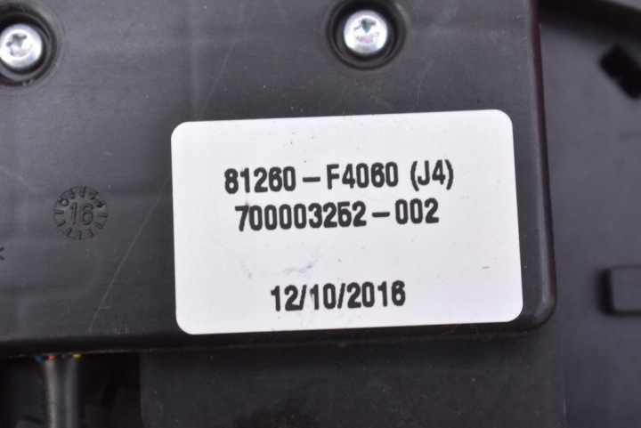 AMPOULE ÉCLAIRAGE INTÉRIEUR AVANT 81260-F4060 TOYOTA C-HR 1 I 16-20