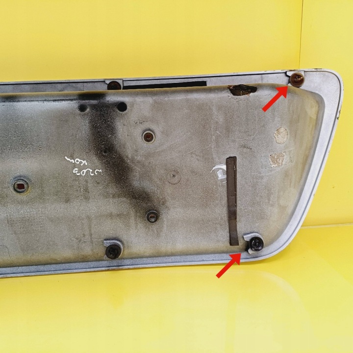 CACHE COUVERCLES DE COFFRE COUVERCLES DE COFFRE MERCEDES-BENZ C W203 UNIVERSEL 2037400181 NR334