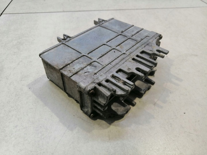 ORDINATEUR MOTEUR VW POLO 6N 1.0 030906027E