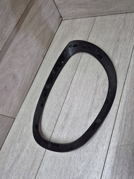 15689. MINI F60 MOULURE PHARES DROIT AVANT 8739352