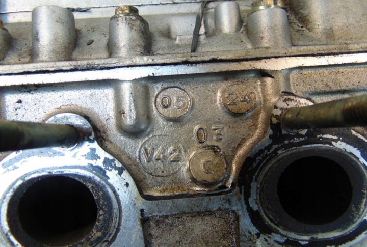 CITROEN C3 1.4HDI CULASSE MOTEUR 9643477110