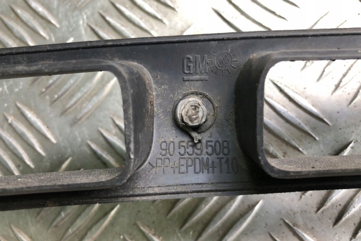 GRILLE PARE-CHOCS CENTRALE OPEL ASTRA H ESTATE (L35) 90559508 1.6L GASOLINE