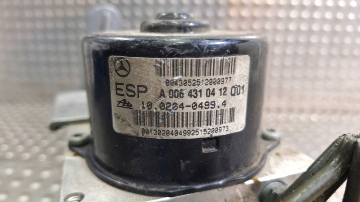 POMPE CONTRÔLEUR ABS A0365454132 A0064310412 MERCEDES W203 W209