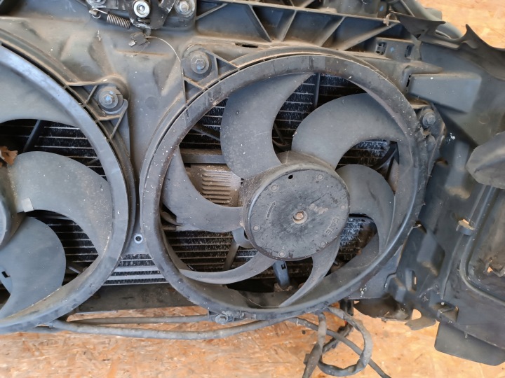 ENSEMBLE RADIATEURS VENTILATEURS PANNEAU AVANT CITROEN C6 I 05- 2.7HDI 9652189180