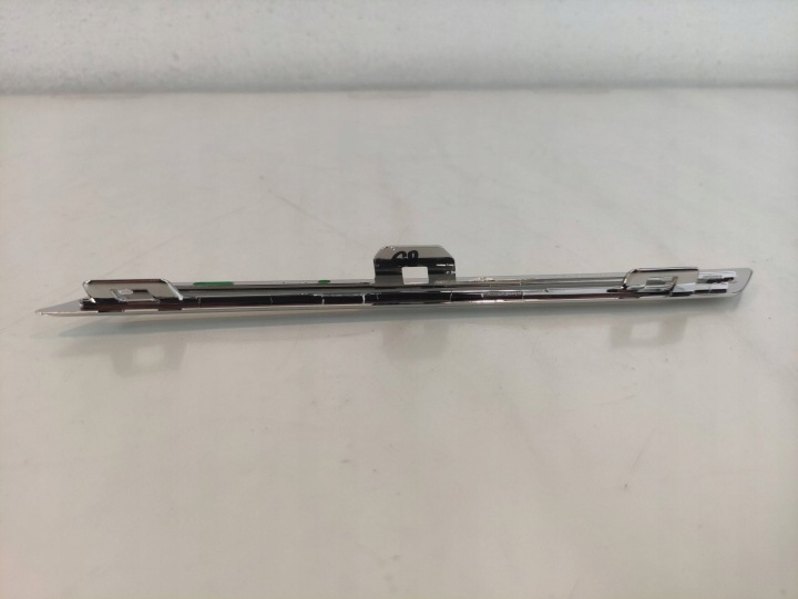 RENAULT MEGANE IV 4 MOULURE GRILLE DE RADIATEUR DROITE 623861238R