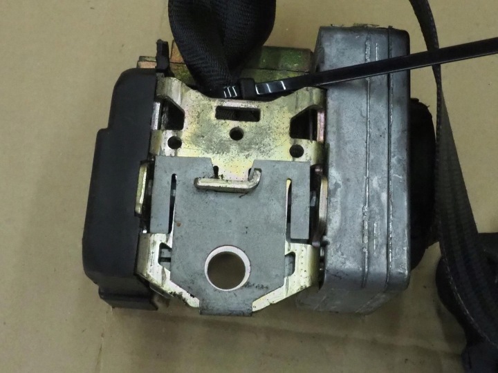 FABIA CEINTURE DE SÉCURITÉ DROIT AVANT 6Y0857702A