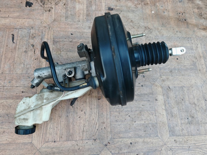 TOYOTA COROLLA E12 1,4 16VVTI POMPE DE FREIN SERVO