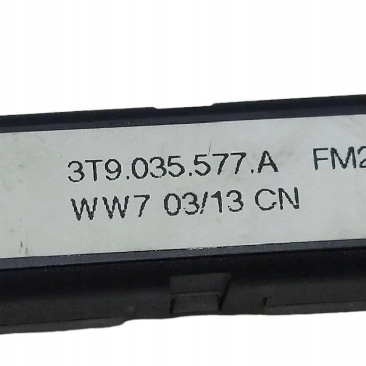AMPLIFICATEUR D'ANTENNE SKODA SUPERB II (3T4) 3T9035577A 2.0L DIESEL 2014