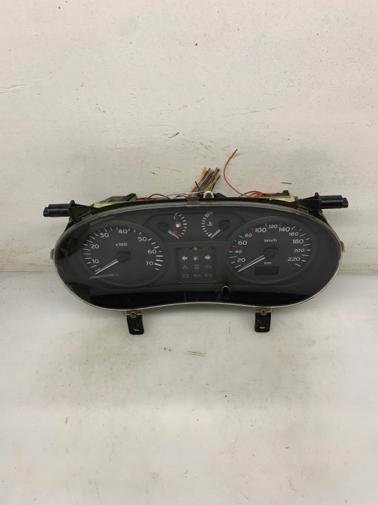COMPTEUR TABLEAU DE BORD RENAULT OE P8200059763