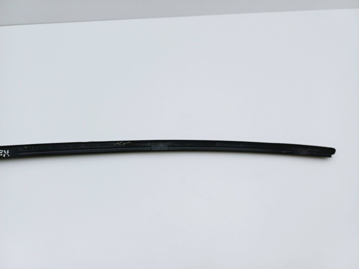 MOULURE VITRES GAUCHE AVANT VW PASSAT B6 3C0854327A NR16