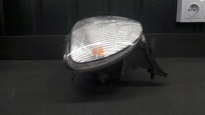 100-51587 PROJECTEUR DAIHATSU CUORE VI DROIT 99R