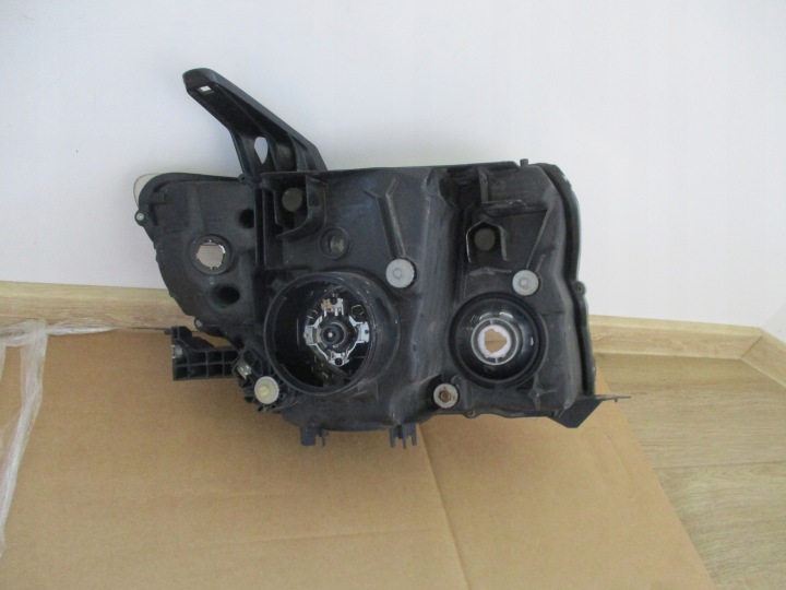 PHARE GAUCHE AVANT MITSUBISHI PAJERO 4 IV 07- 15R XÉNON 100-67018