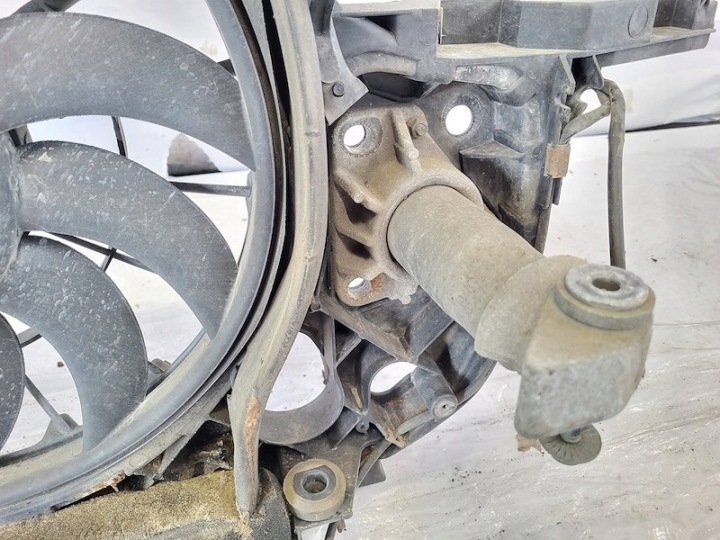 PANNEAU AVANT RENFORCEMENT AVANT VENTILATEUR AUDI A4 B6 (8E2) 2.0 20V ALT