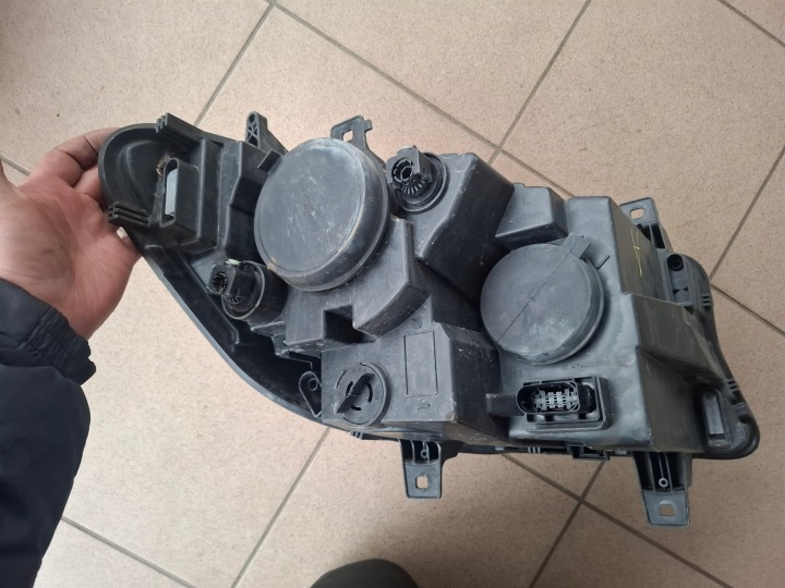 PHARE AVANT AVANT GAUCHE SPRINTER W907 W910 UK A9109060200